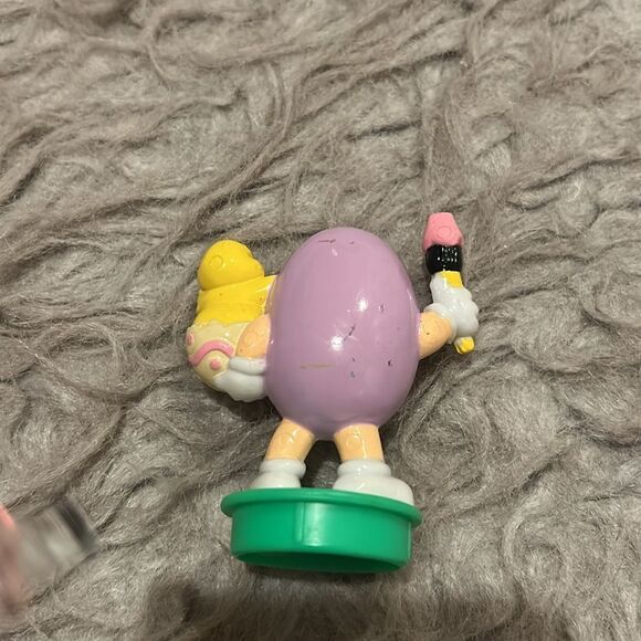 M&M's Purple and yellow vintage 1995 Easter‎ topper - Picture 3 of 3